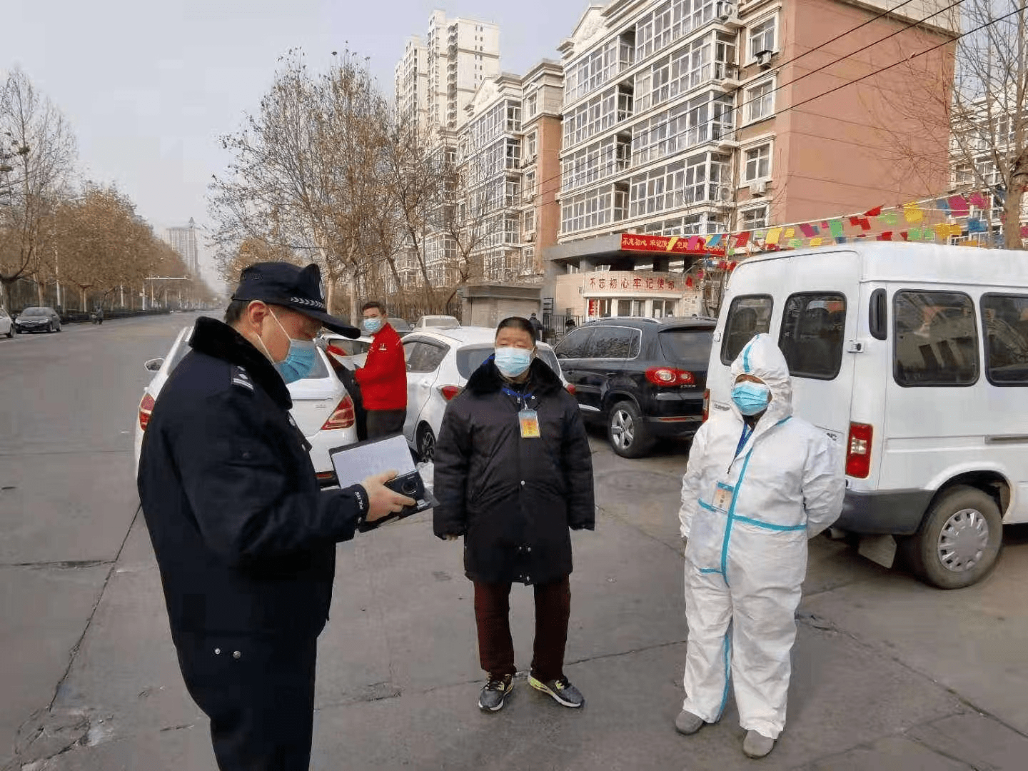 “上海分区封控核检公交地铁停运” 上海地铁解封了没有？-第3张图片